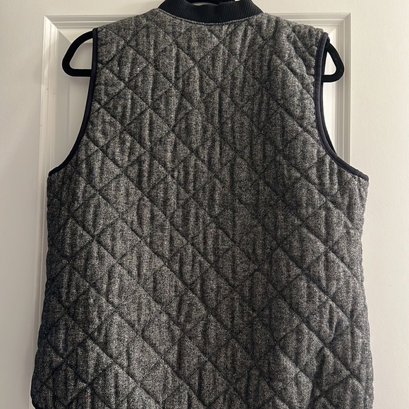 Old Navy Quilted Vest - Picture 5 of 5